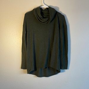 Green turtleneck long sleeve